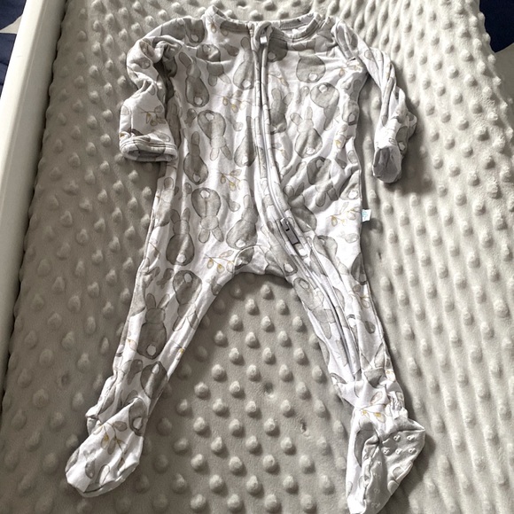 Posh Peanut Other - NWOT Post peanut NB footsie bunny PJ